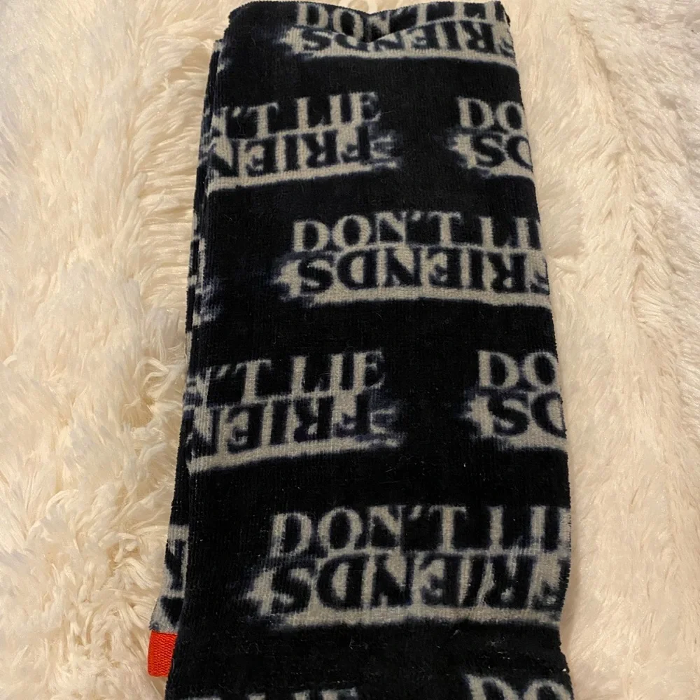 Stranger Things Friends Don’t Lie 2 Pack Hand Towels - Picture 2 of 2